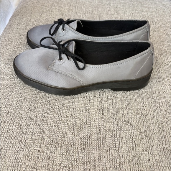 Dr. Martens Gray Canvas 2-Eye Lace Up Shoes AirWair Casual Oxford Size 8 - Picture 5 of 8